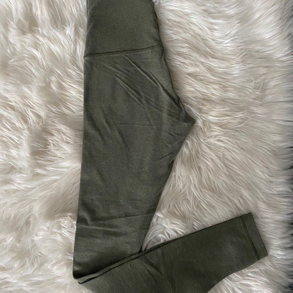 RARE: Lululemon High Waisted Fatigue Green WU - Picture 4 of 4